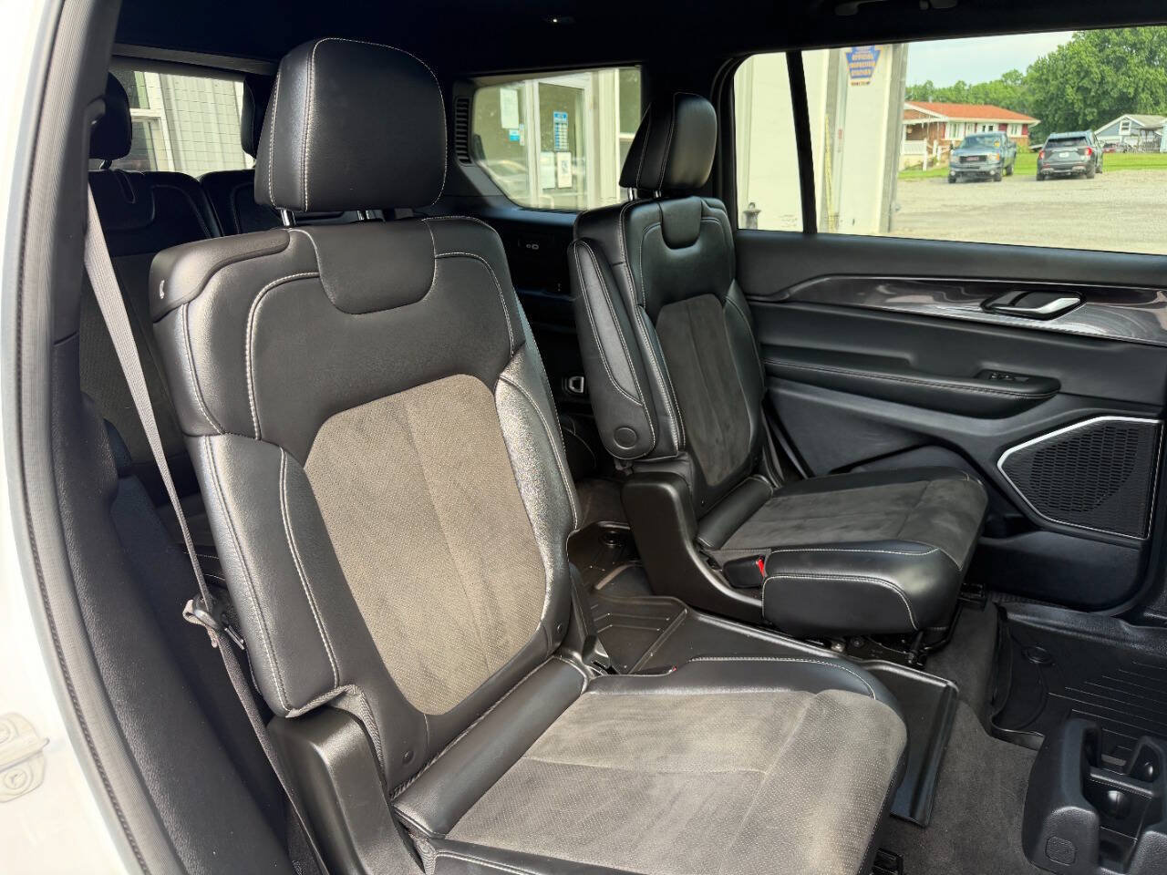 Used 2022 Jeep Grand Cherokee L Laredo AWD/4WD image 16