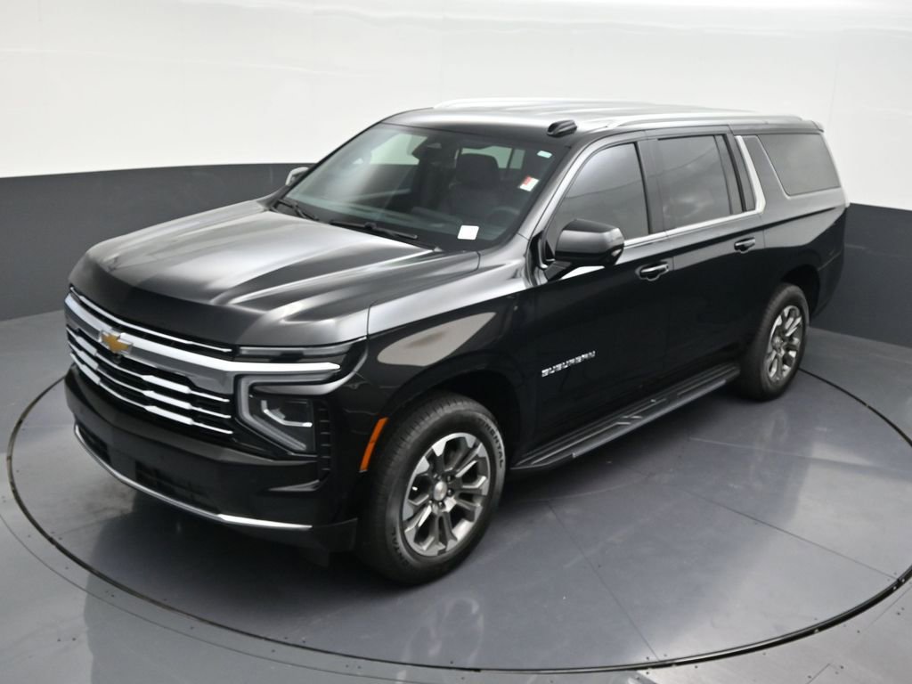 Used 2025 Chevrolet Suburban LT RWD image 17