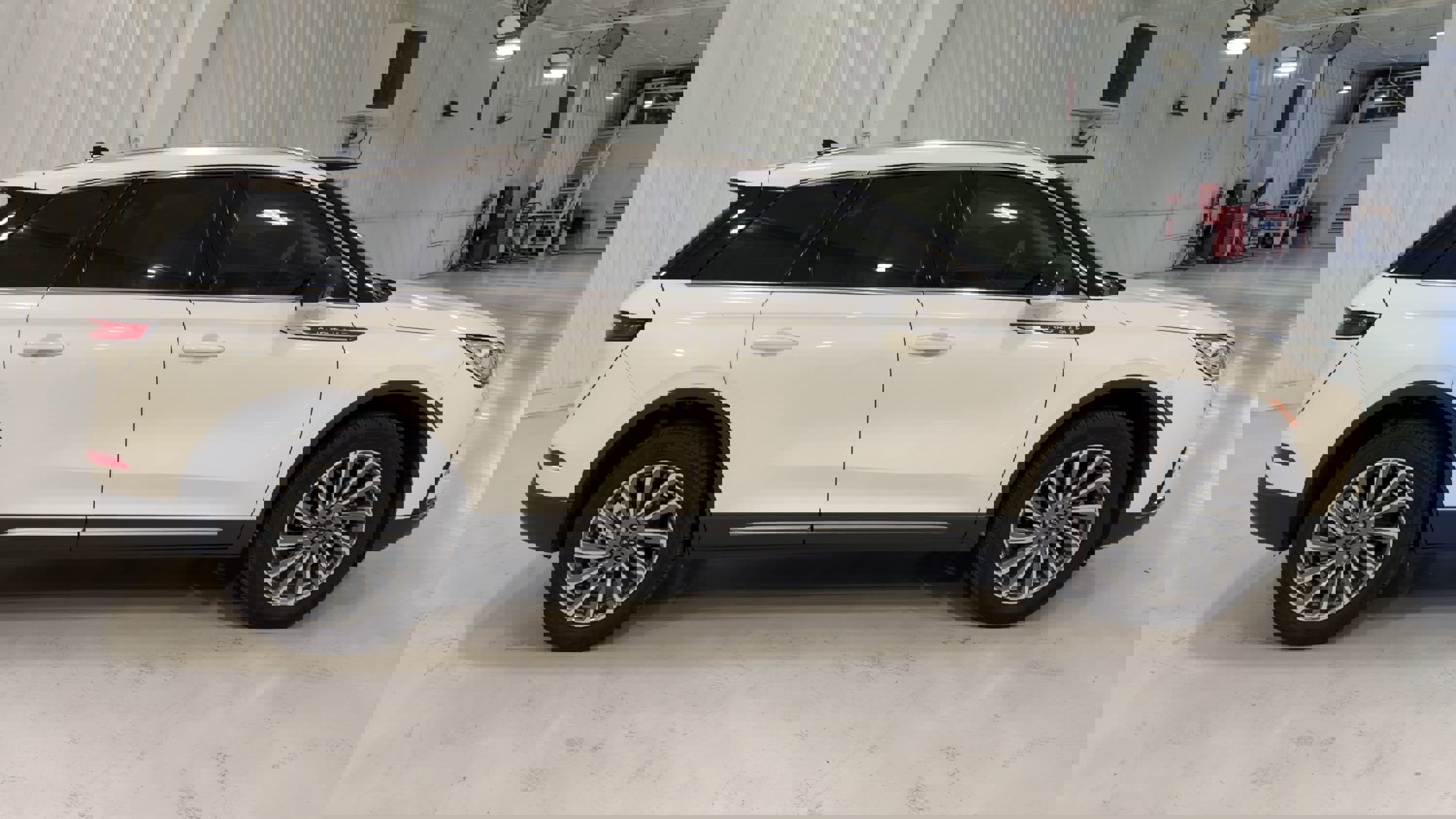 Used 2024 Lincoln Corsair Reserve image 2