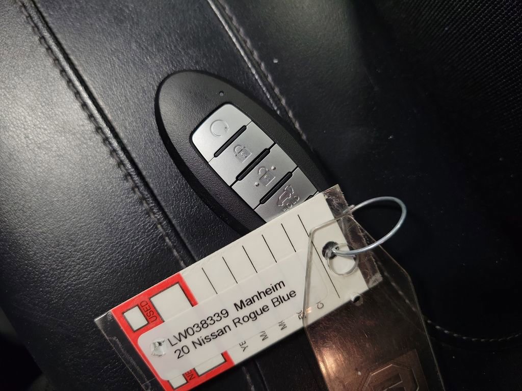 Used 2020 Nissan Rogue SV image 17