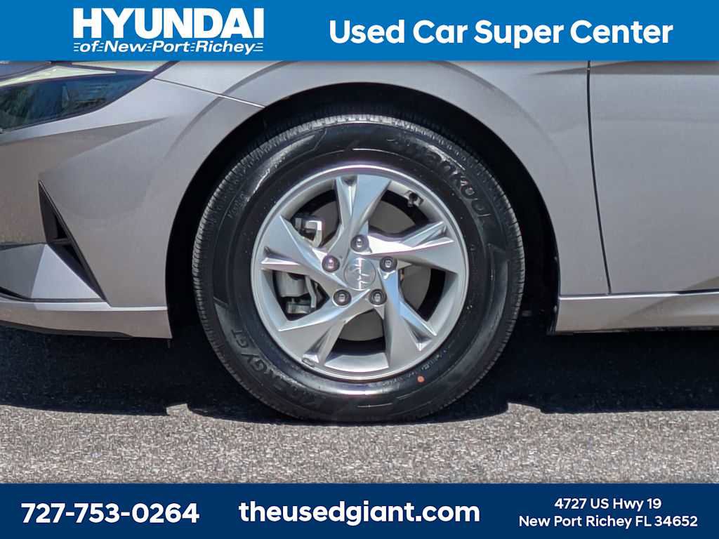 Used 2023 Hyundai Elantra SE image 10