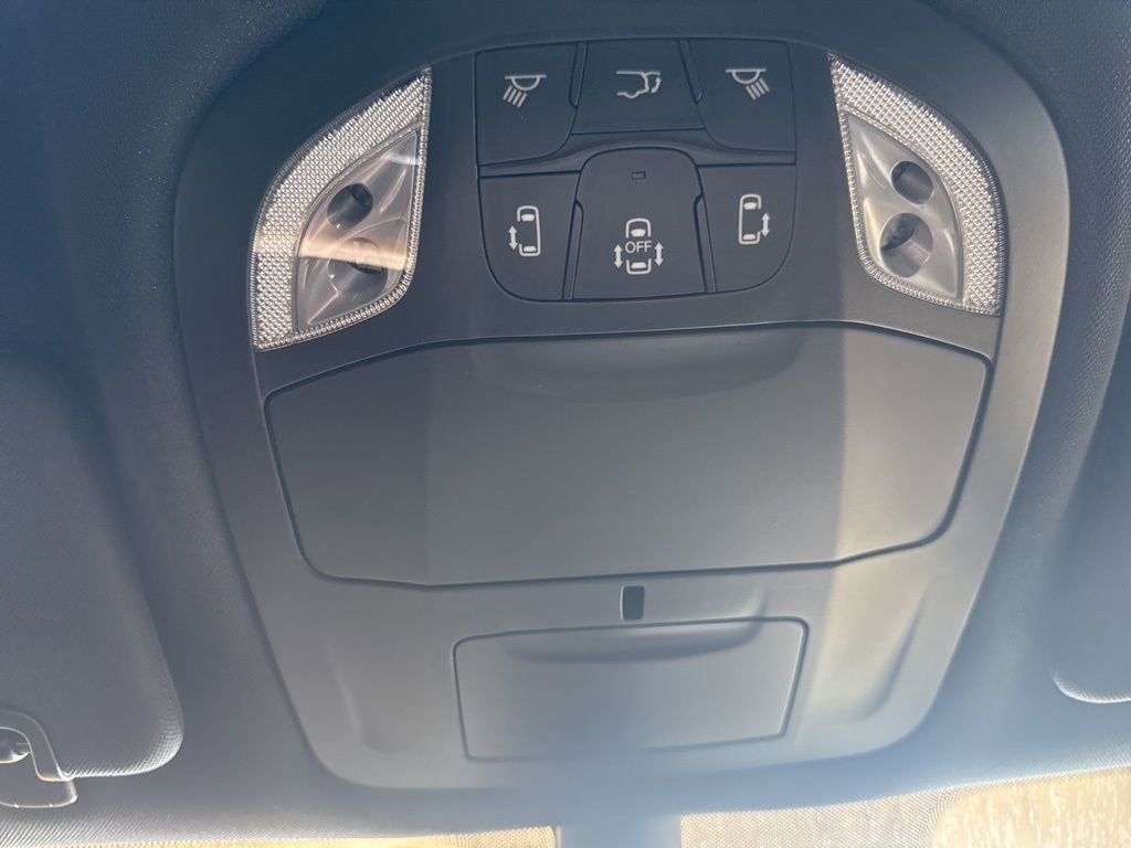New 2026 Chrysler Pacifica Select image 32