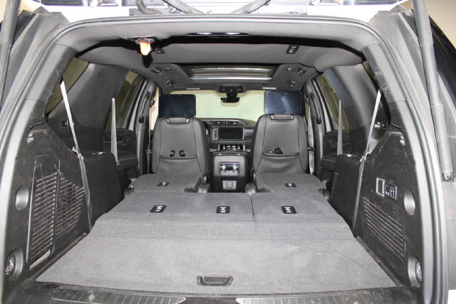 Used 2021 GMC Yukon Denali w/ Denali Premium Package AWD/4WD image 38