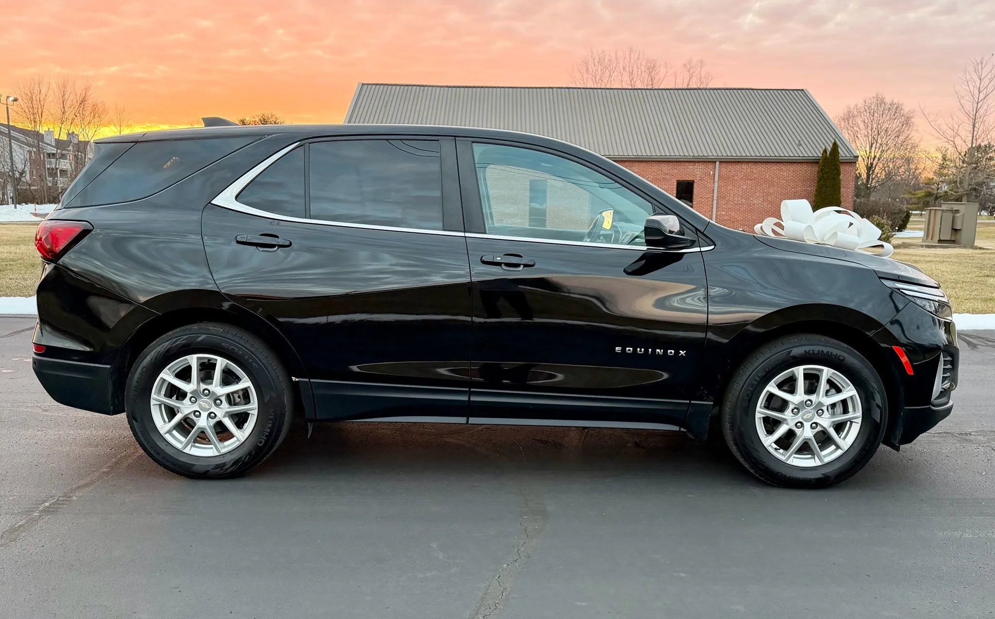 Used 2022 Chevrolet Equinox LT w/ LPO, Floor Liner Package image 8