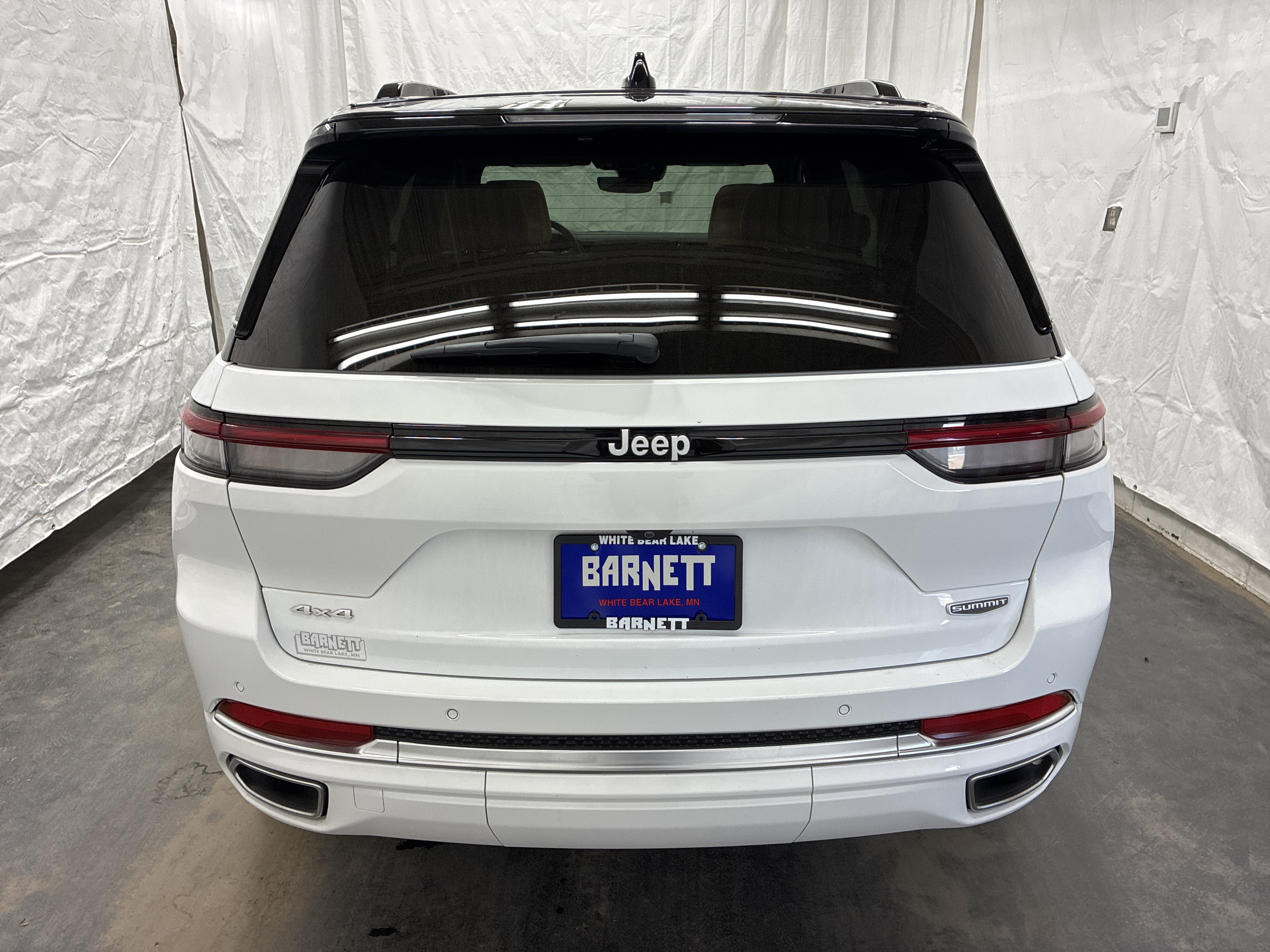 Certified 2025 Jeep Grand Cherokee Summit AWD/4WD image 9