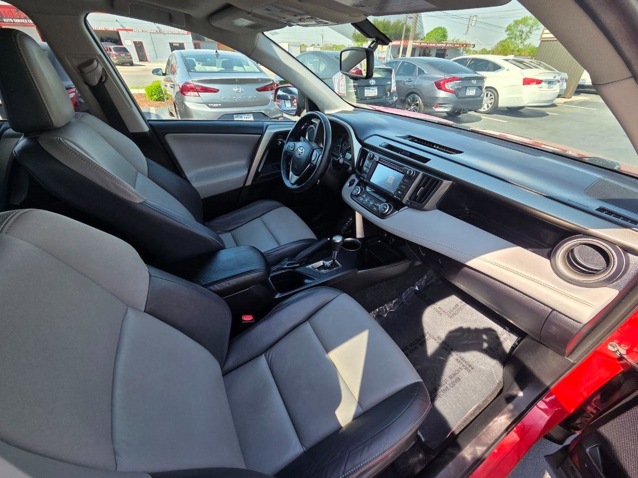 Used 2014 Toyota RAV4 Limited image 18