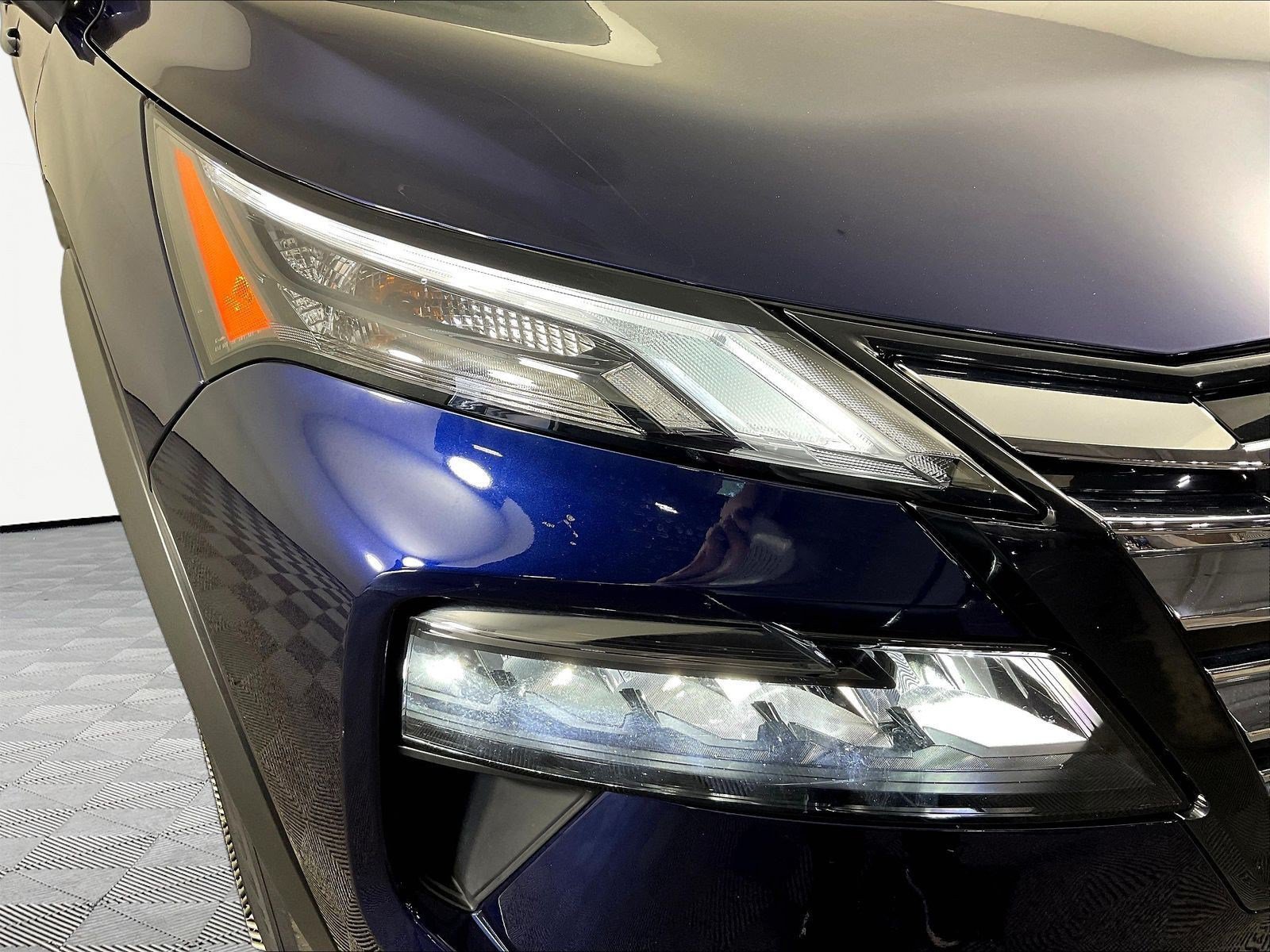 Used 2024 Nissan Rogue SV w/ SV Premium Package AWD/4WD image 32