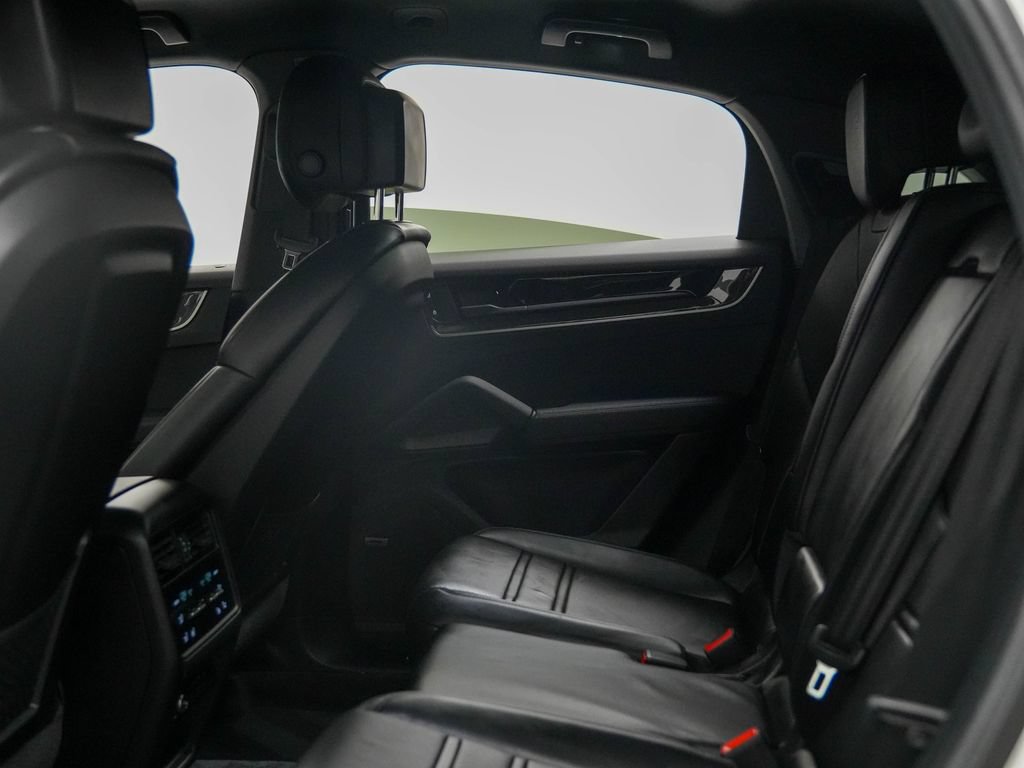 Certified 2024 Porsche Cayenne Coupe AWD/4WD image 15