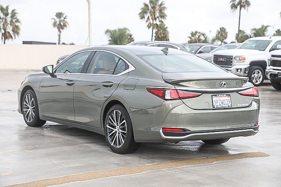Used 2025 Lexus ES 300h w/ Premium Package FWD image 5