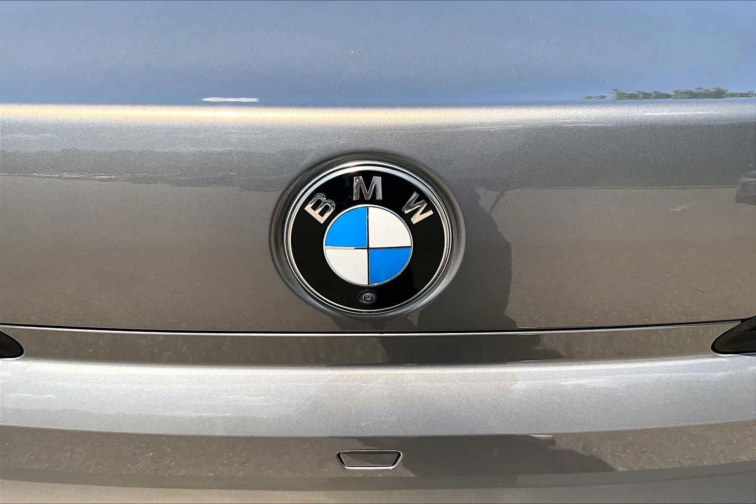 Certified 2025 BMW 740i RWD image 9