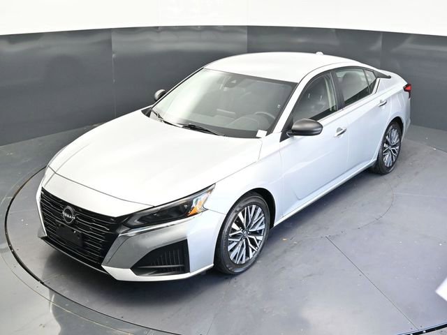 Used 2024 Nissan Altima 2.5 SV image 24