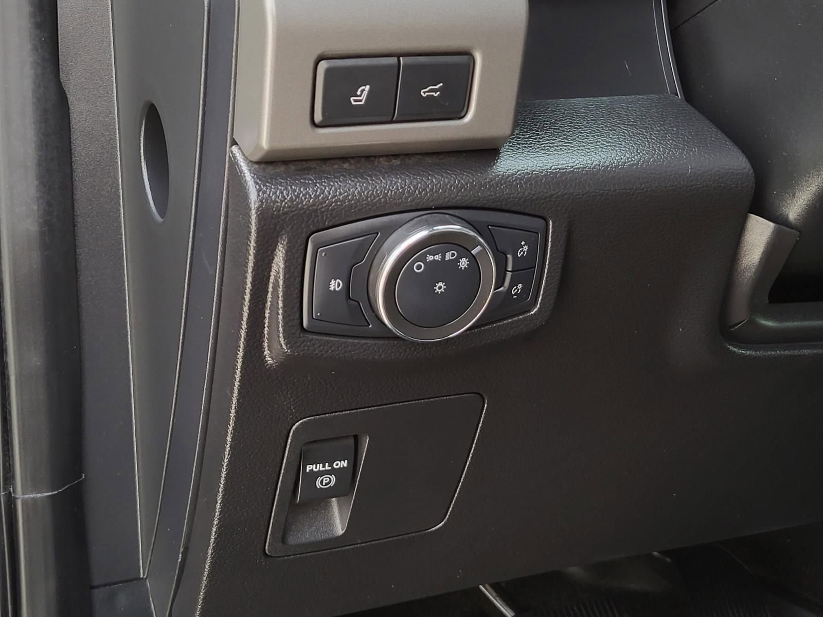 Used 2020 Ford Expedition Max XLT w/ Equipment Group 202A RWD image 19