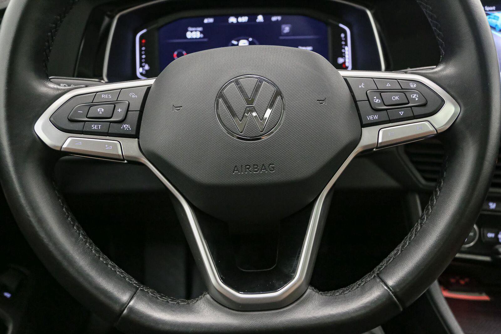 Certified 2023 Volkswagen Jetta SEL FWD image 38