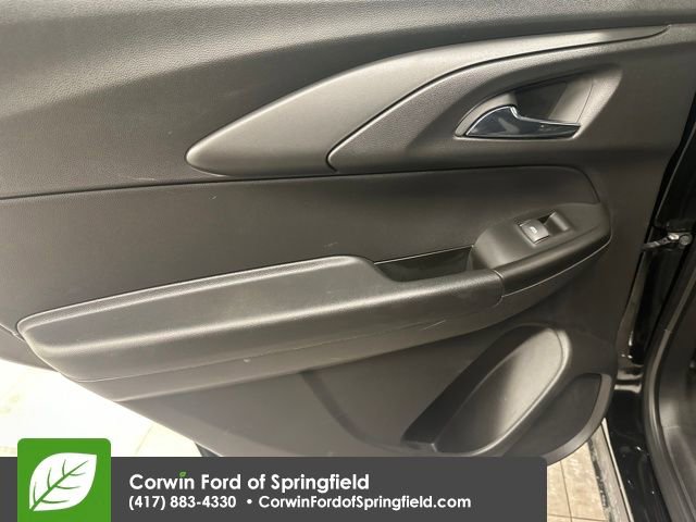 Used 2025 Chevrolet TrailBlazer LT w/ Driver Confidence Package image 18