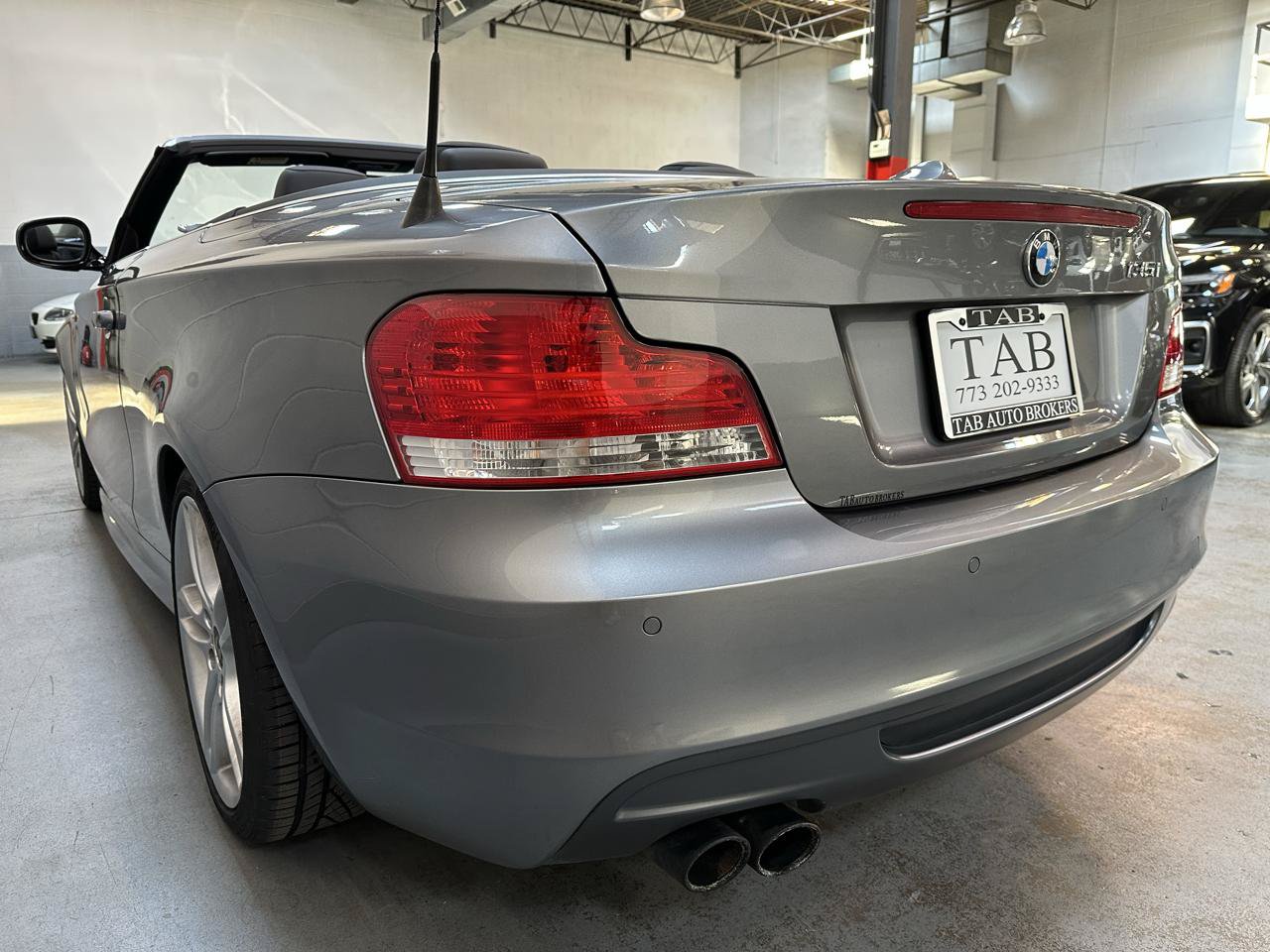 Used 2011 BMW 135i Convertible RWD image 5