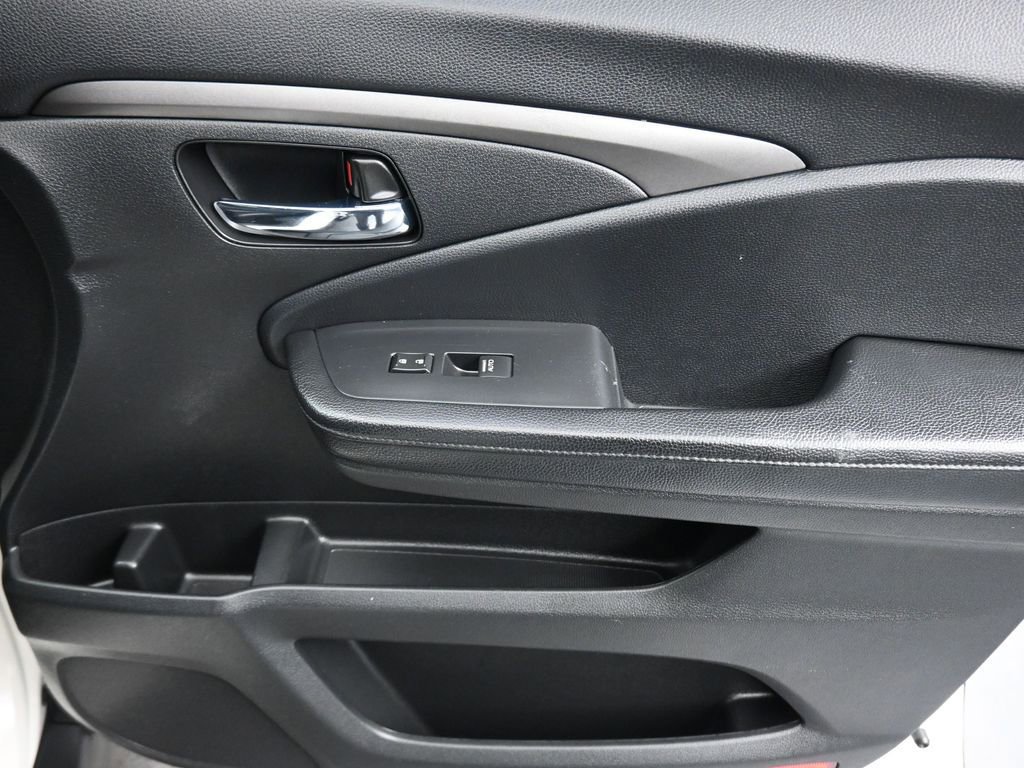 Used 2019 Honda Pilot LX image 48