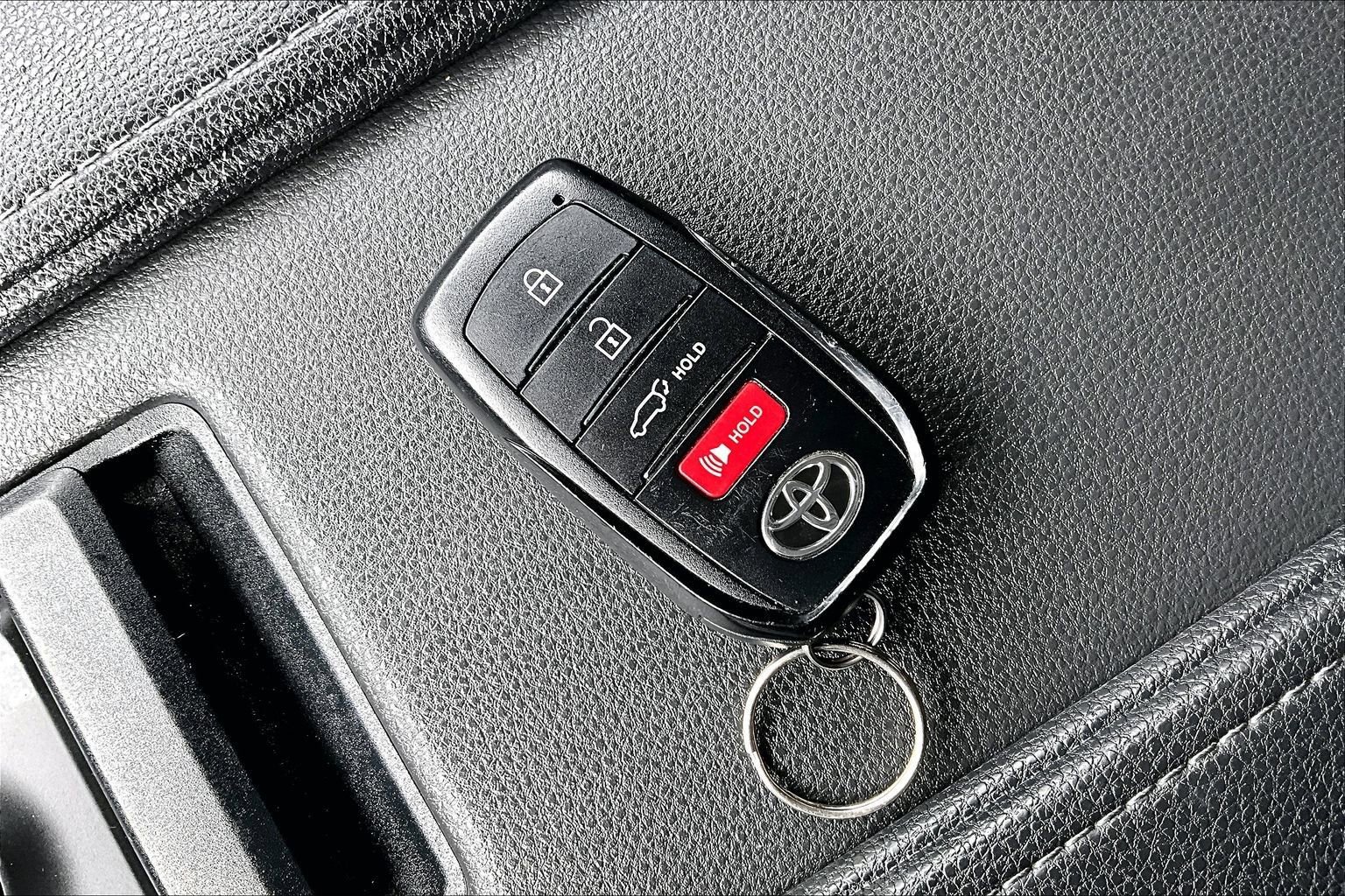 Used 2025 Toyota Grand Highlander FWD image 35