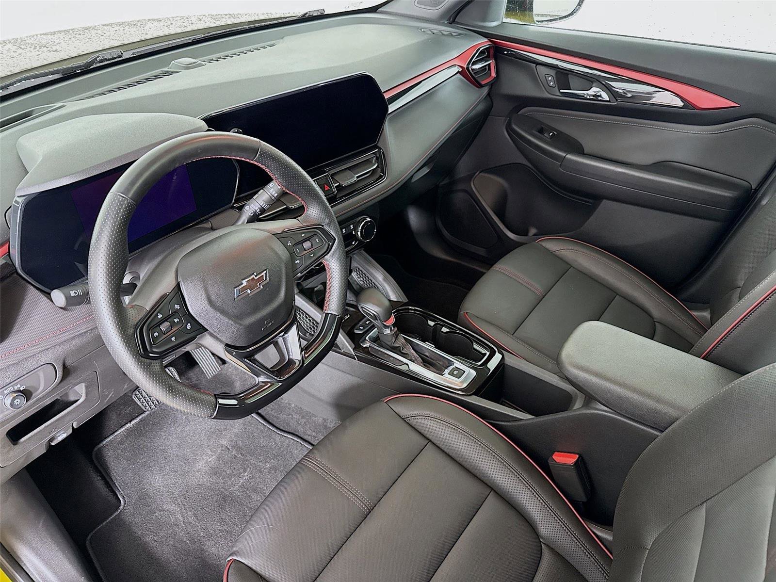 Used 2024 Chevrolet TrailBlazer RS w/ Convenience Package image 10