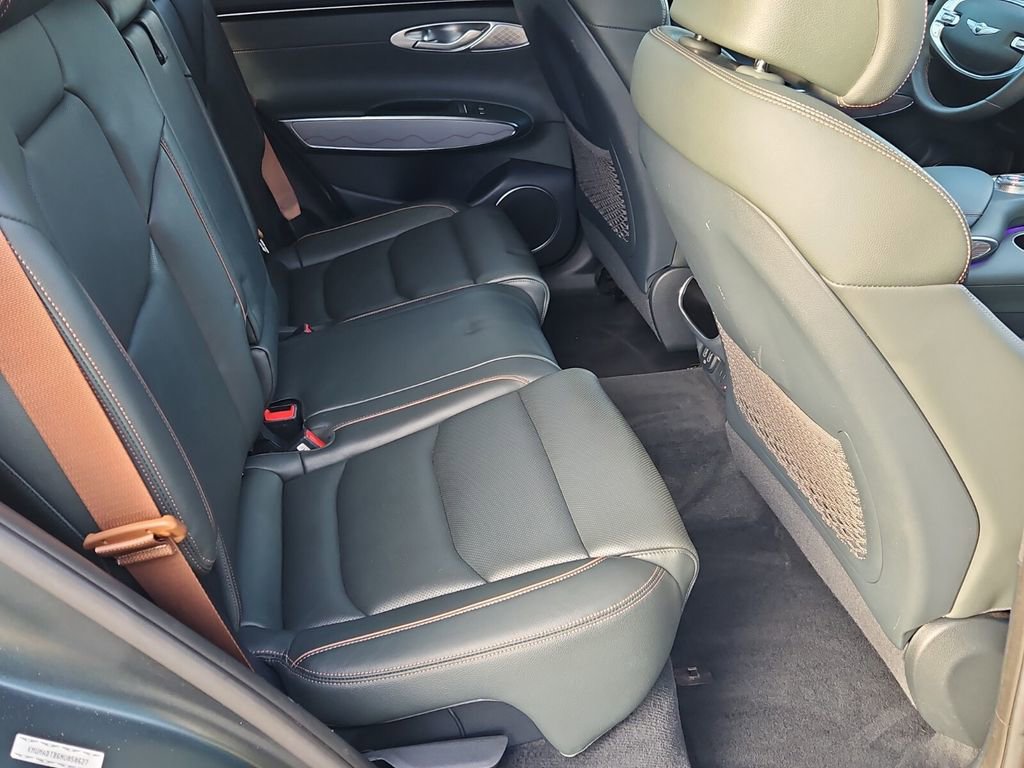 Used 2022 Genesis GV70 2.5T w/ Advanced Package image 18