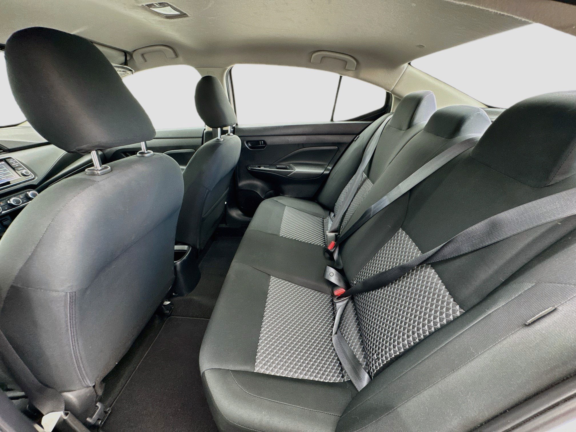 Used 2021 Nissan Versa S FWD image 15