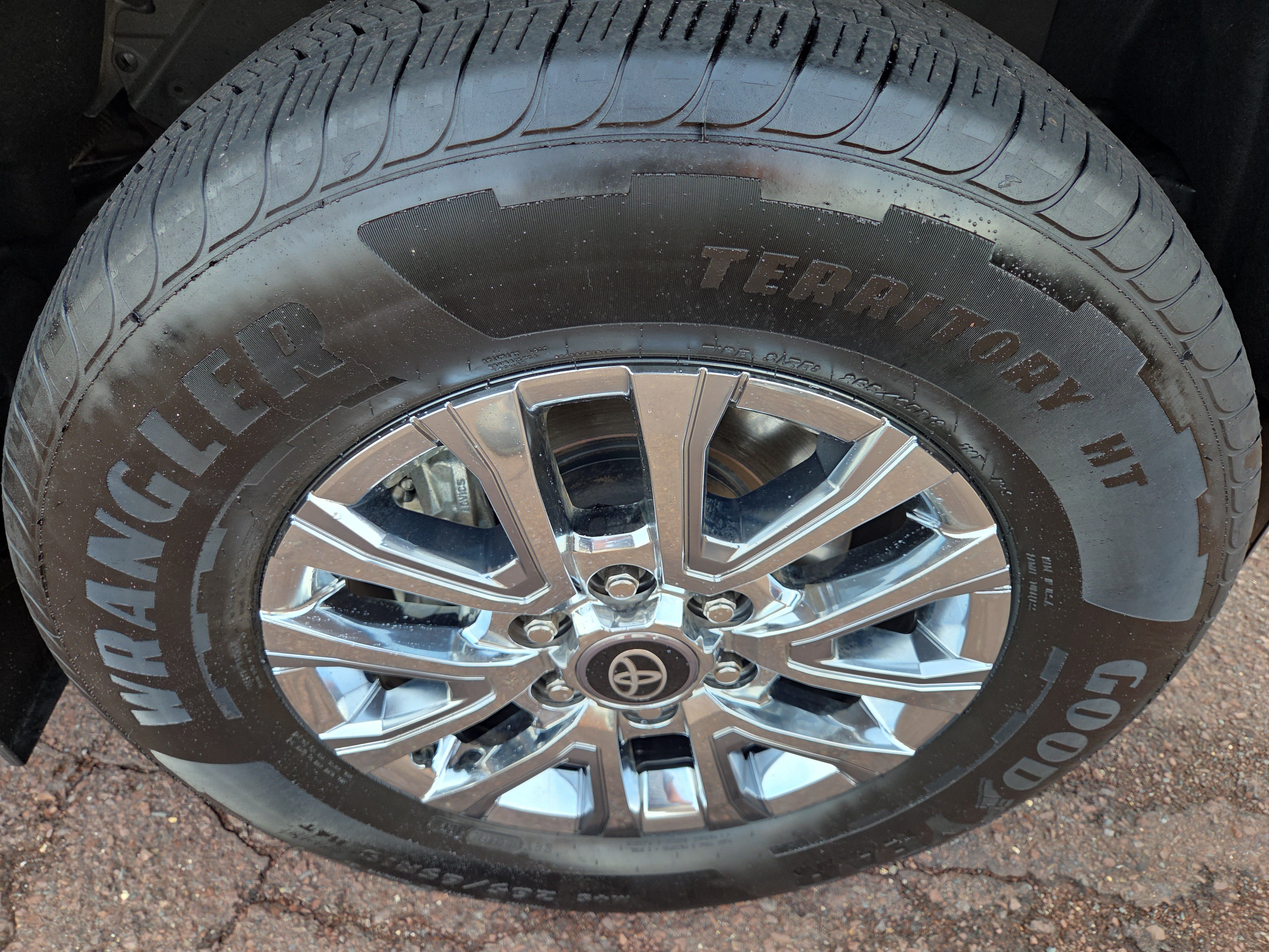 Certified 2025 Toyota Tacoma Limited AWD/4WD image 9