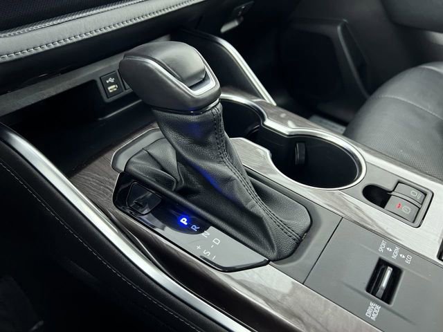 Used 2022 Toyota Highlander Limited image 16