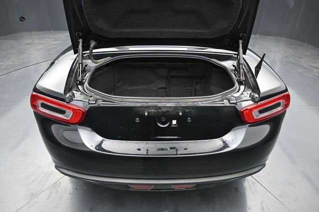 Used 2018 FIAT 124 Spider Classica w/ Technology Group RWD image 10