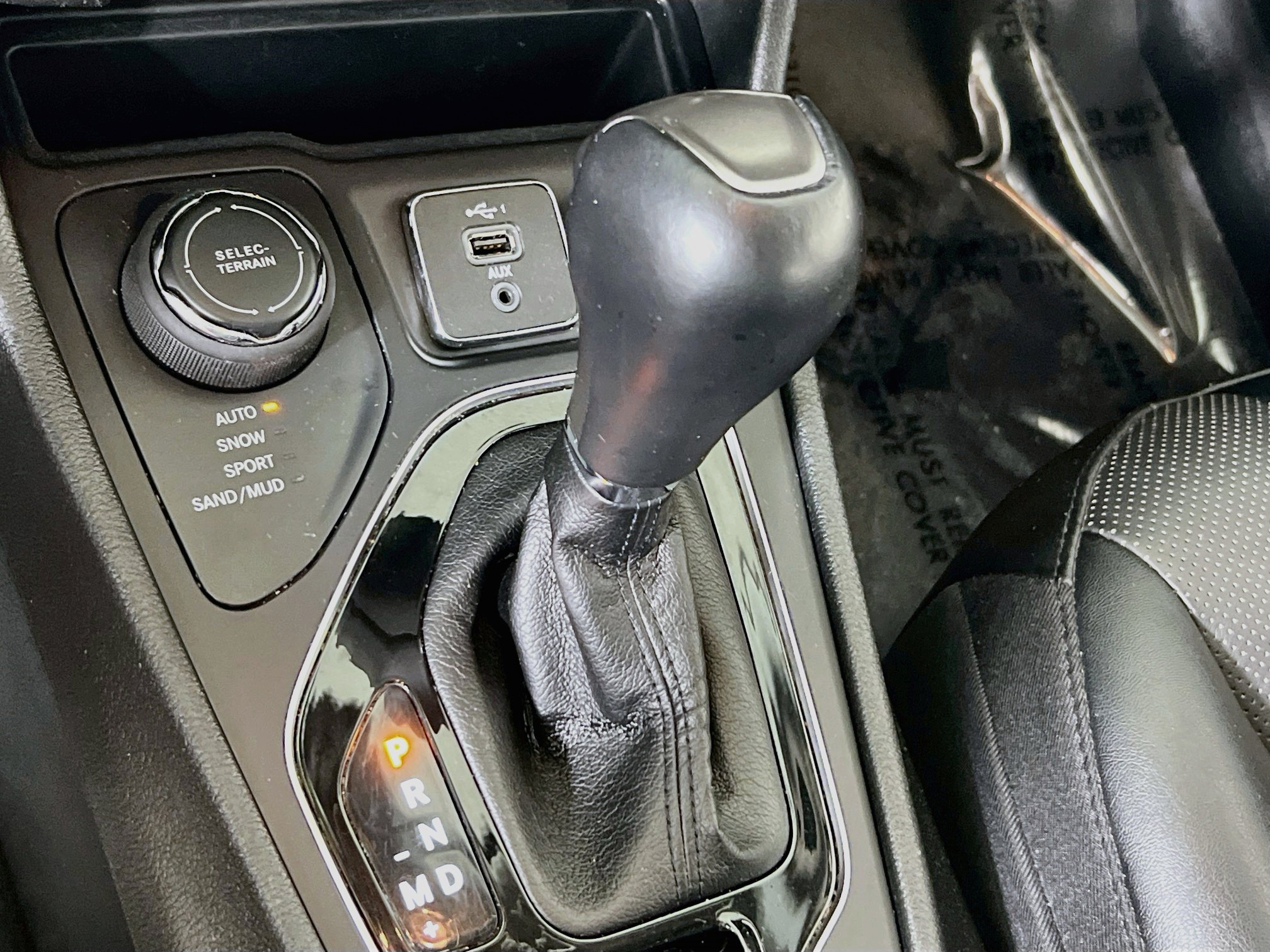 Used 2022 Jeep Cherokee Limited AWD/4WD image 16