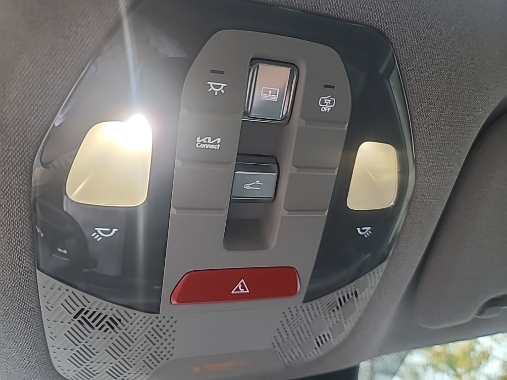 Used 2024 Kia EV9 Wind AWD/4WD image 24