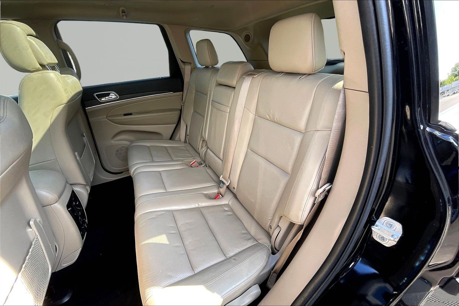 Used 2021 Jeep Grand Cherokee Limited w/ Luxury Group II AWD/4WD image 22