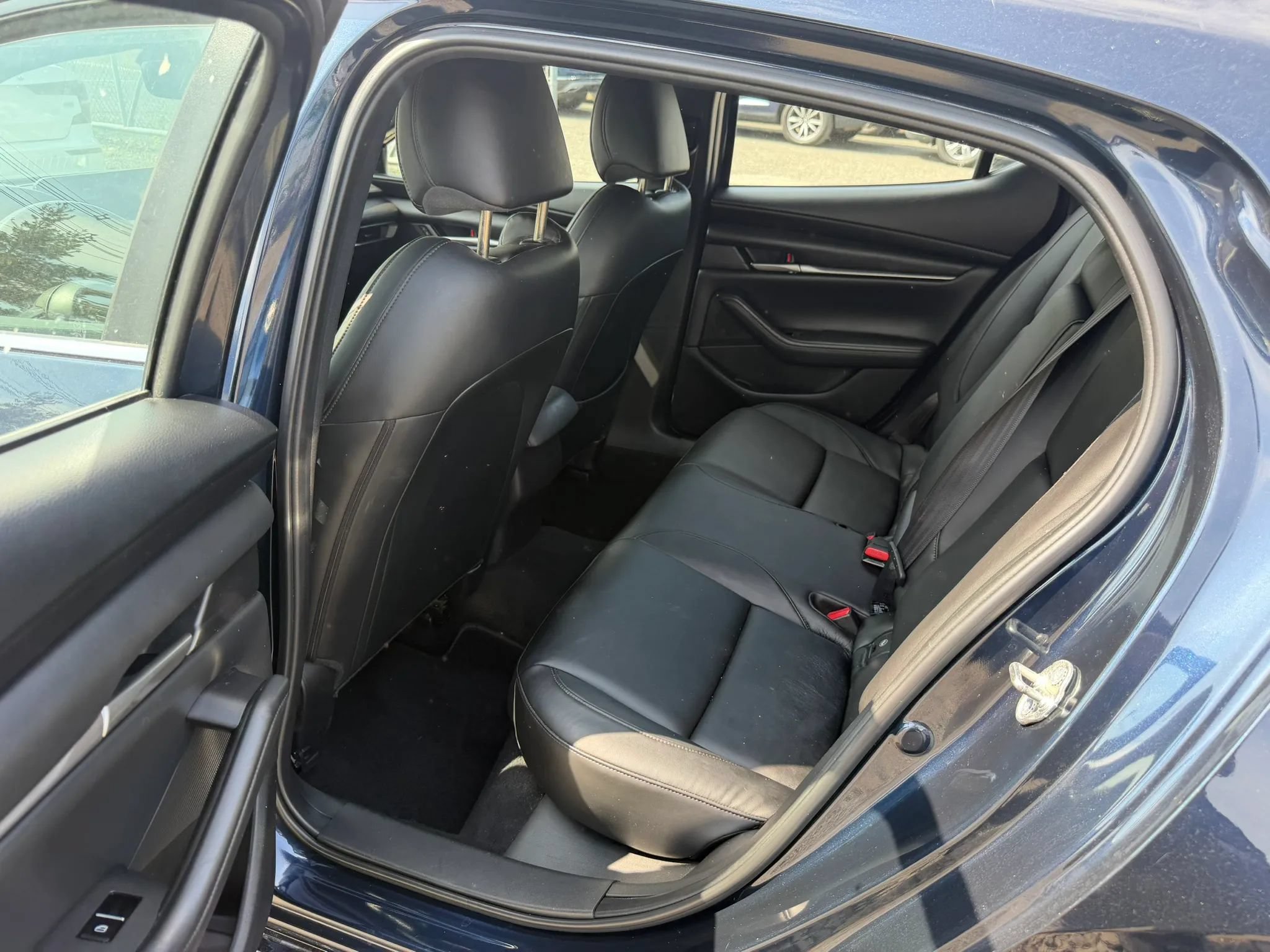 Used 2020 MAZDA MAZDA3 Hatchback FWD image 26