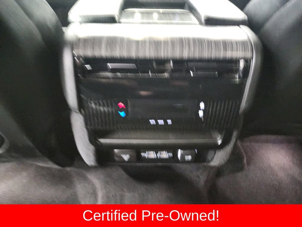 Certified 2024 Jeep Wagoneer Series II w/ Flexible Seating Group image 26