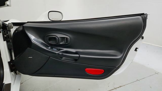 Used 2000 Chevrolet Corvette Convertible w/ Memory Pkg image 18