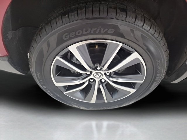 Used 2023 Toyota Venza LE AWD/4WD image 12