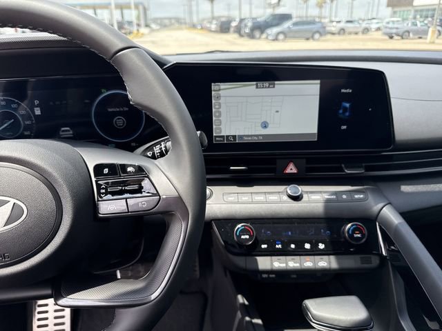 New 2025 Hyundai Elantra SEL image 21
