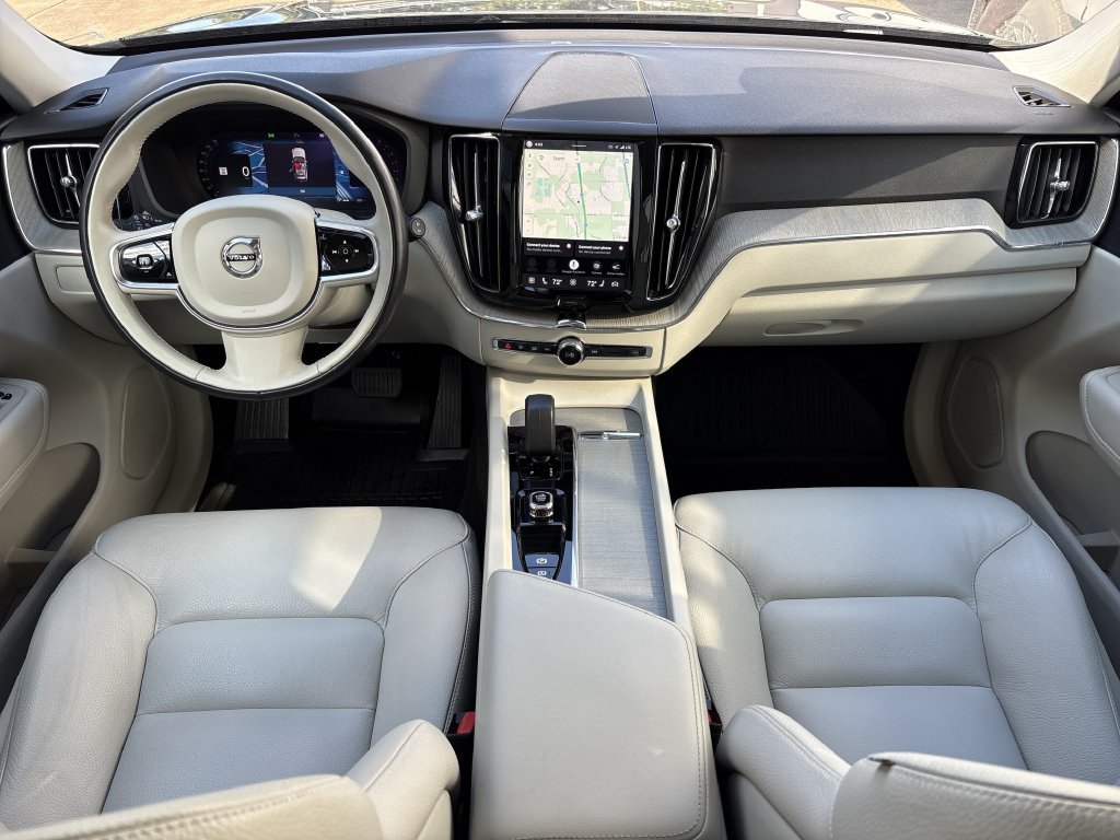 Used 2024 Volvo XC60 B5 Plus w/ Protection Package Premier AWD/4WD image 27