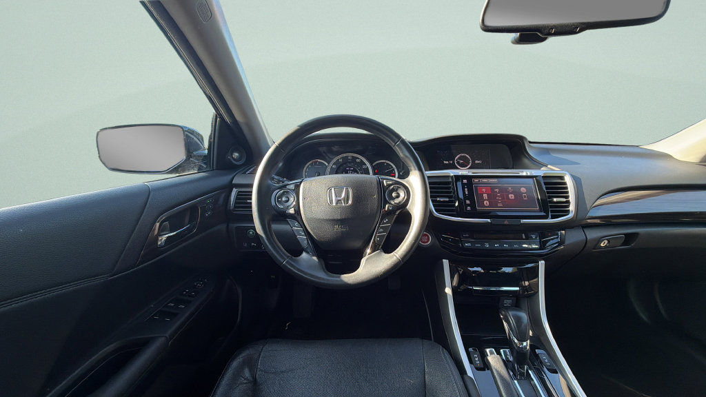 Used 2016 Honda Accord Touring image 11