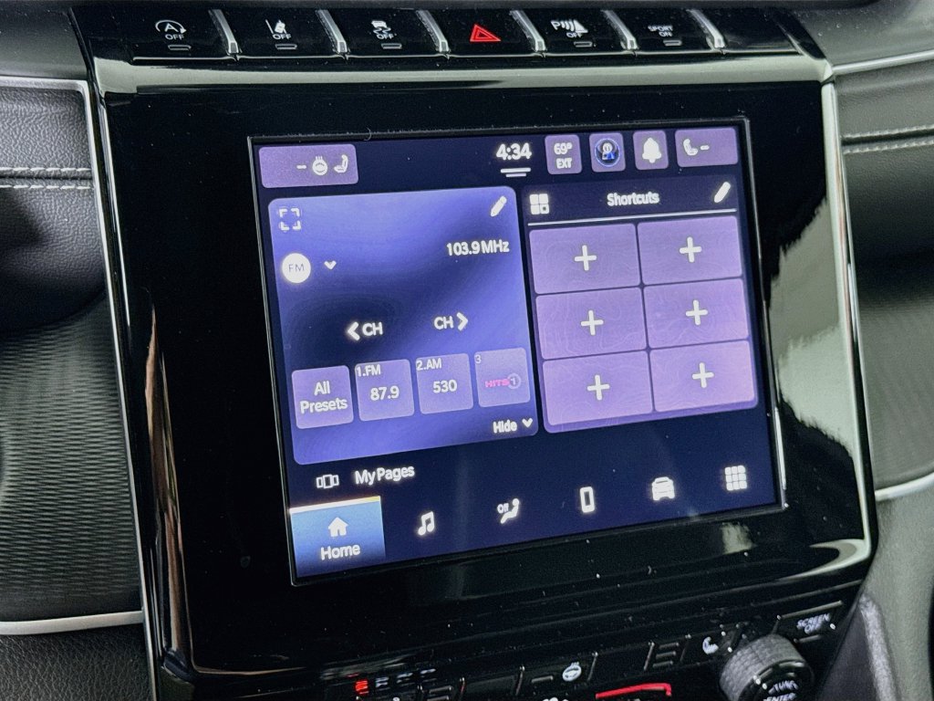 Used 2025 Jeep Grand Cherokee Altitude AWD/4WD image 7