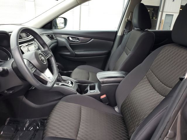 Used 2017 Nissan Rogue SV image 18