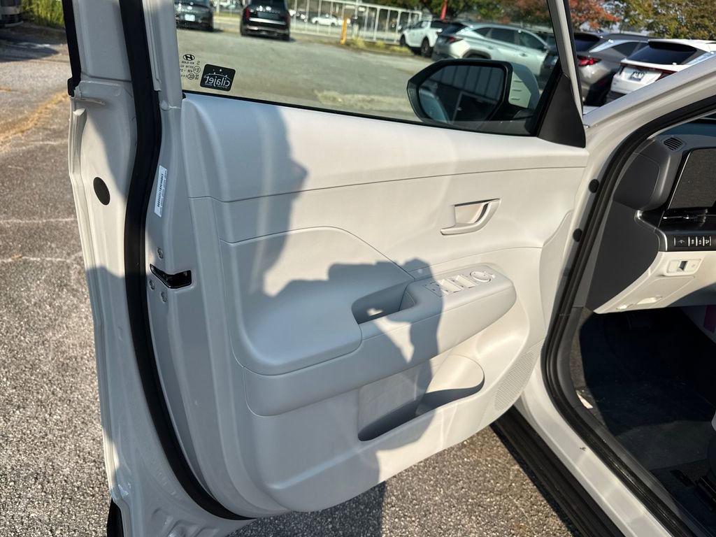 New 2026 Hyundai Kona SE image 10