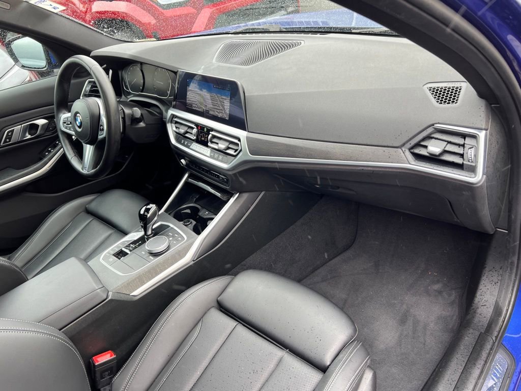 Used 2022 BMW 330i Sedan w/ M Sport Package image 23