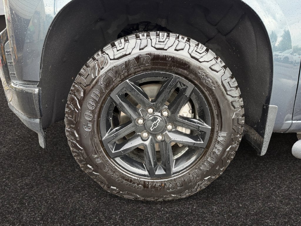 Used 2020 Chevrolet Silverado 1500 LT w/ Fleet Comfort Package AWD/4WD image 14