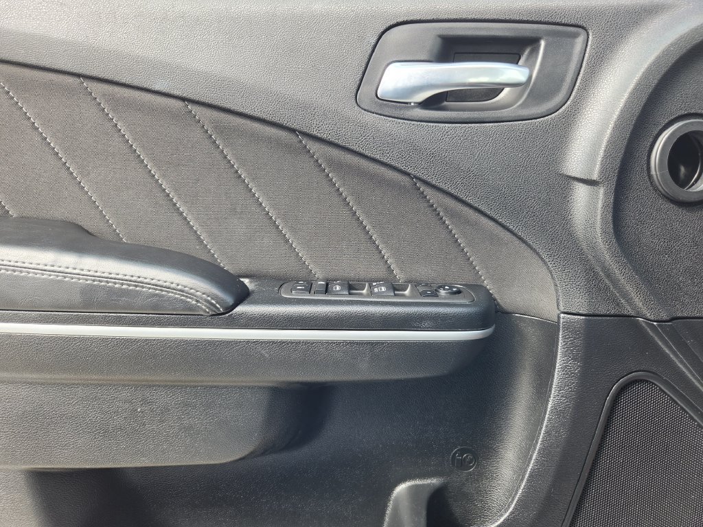 Used 2022 Dodge Charger SXT RWD image 19