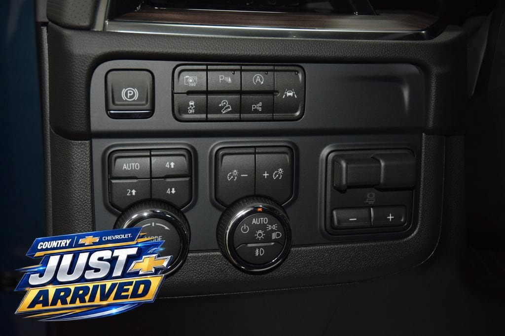 New 2026 Chevrolet Suburban Premier AWD/4WD image 36