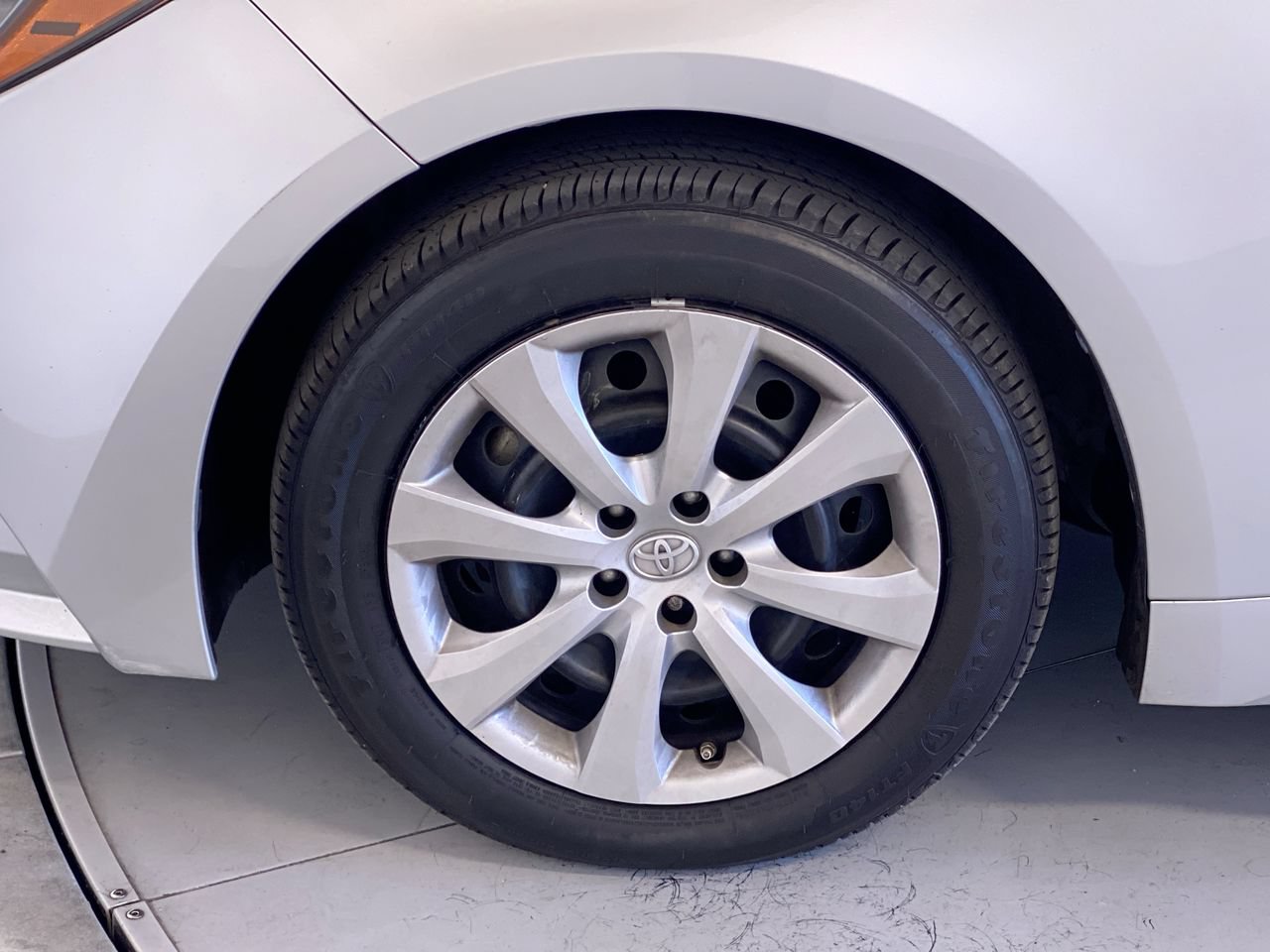 Used 2022 Toyota Corolla LE FWD image 12