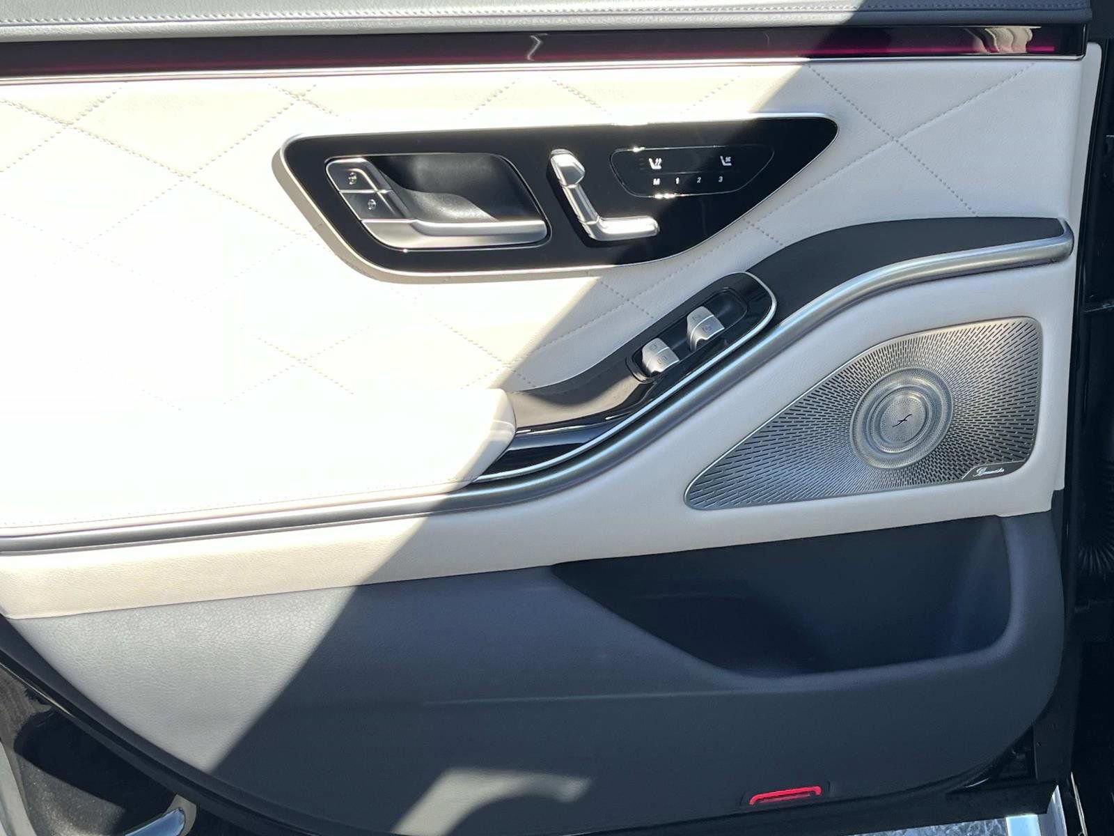 Used 2025 Mercedes-Benz S 580e 4MATIC Sedan image 15