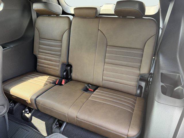 New 2027 GMC Acadia Denali Ultimate w/ LPO, Floor Liner Package AWD/4WD image 13
