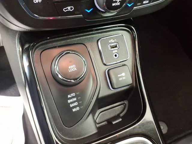 Used 2020 Jeep Compass Limited AWD/4WD image 25