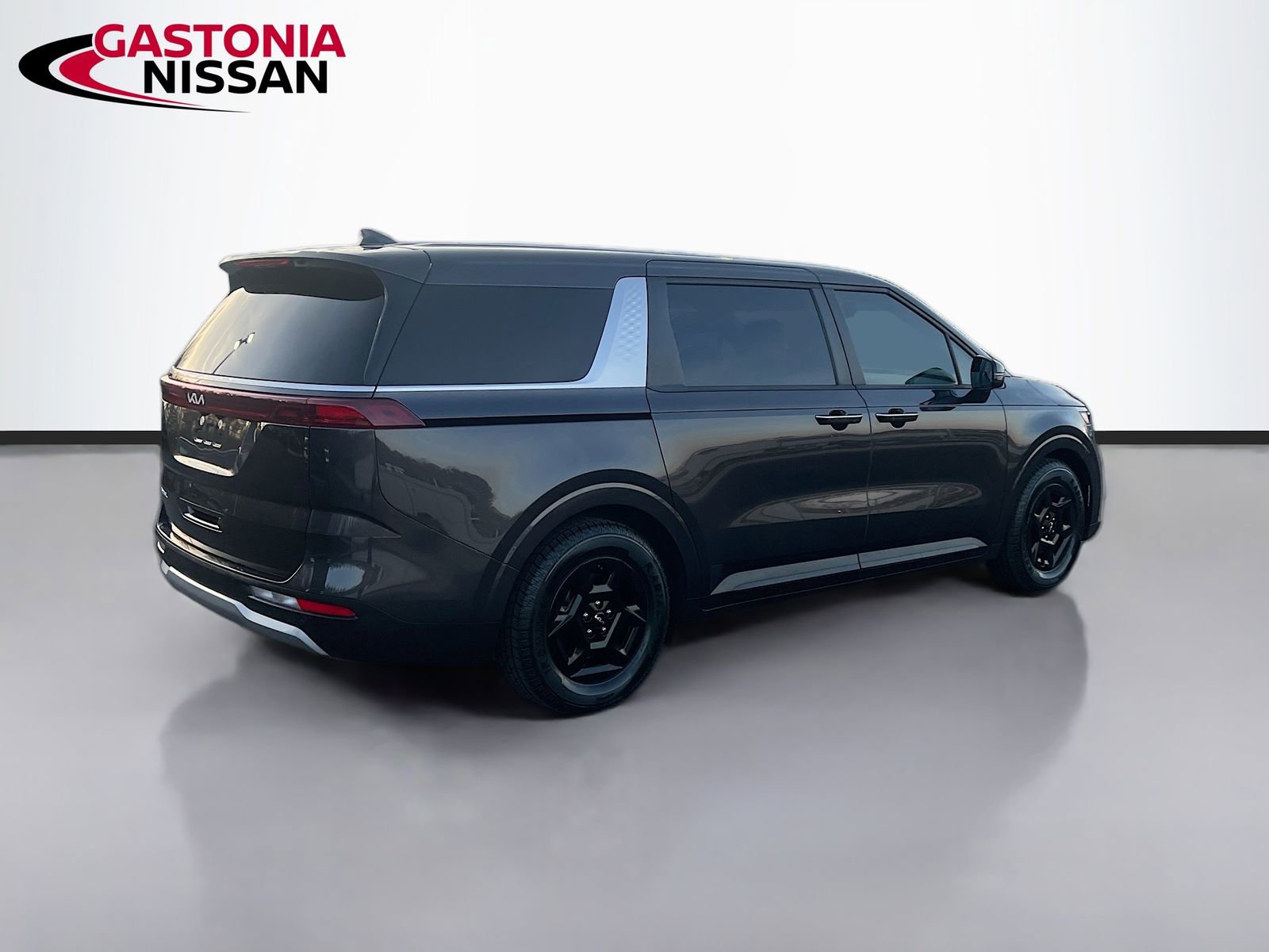 Used 2024 Kia Carnival LX image 9