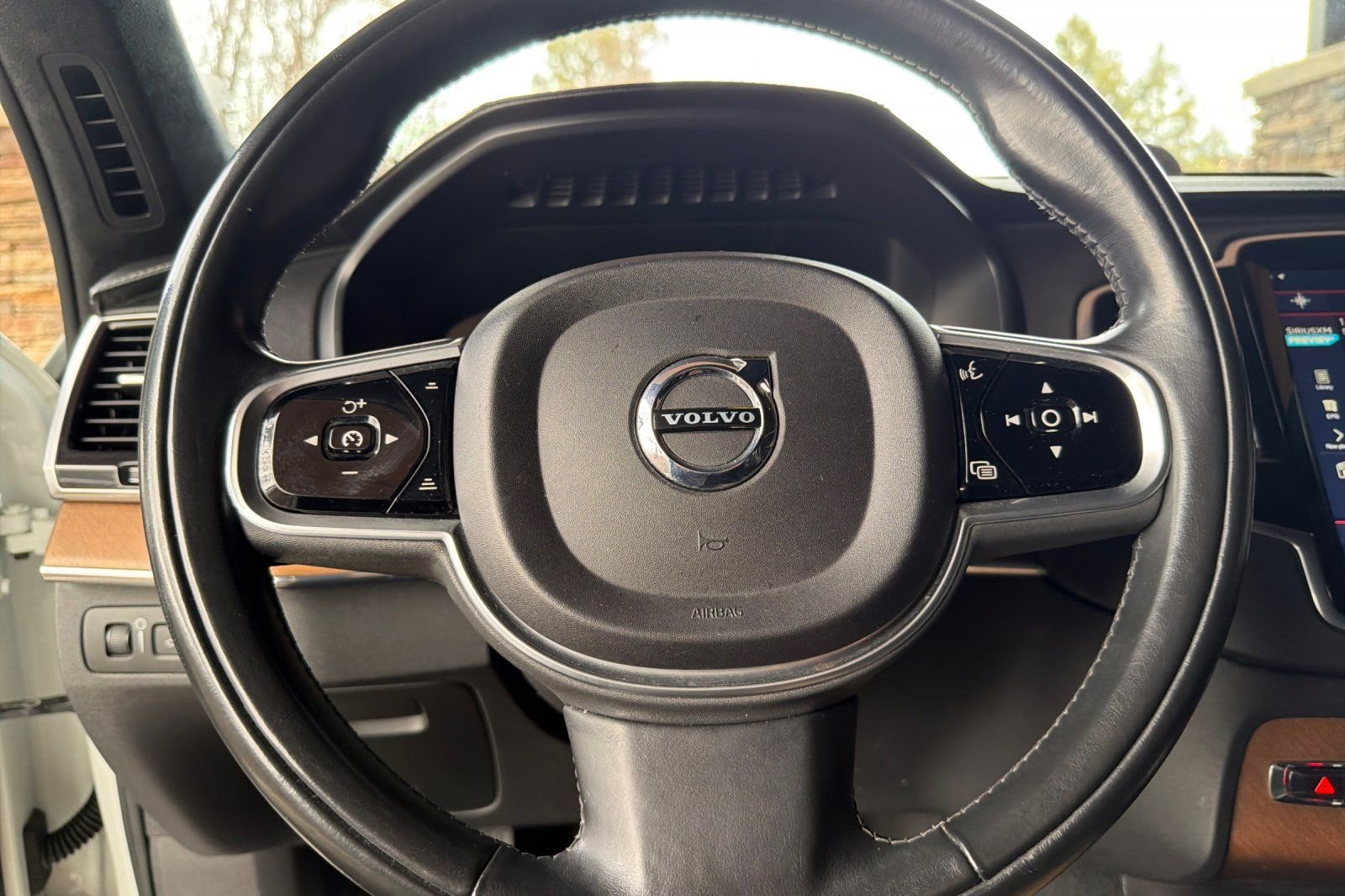 Used 2017 Volvo XC90 T8 Excellence image 24